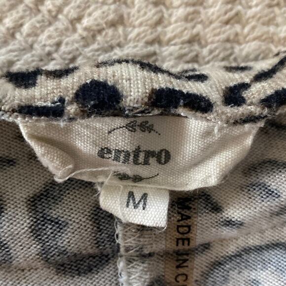 Entro Cardigan Sweater Women Medium Oversized Swing Pockets Button Animal Print - Picture 4 of 8